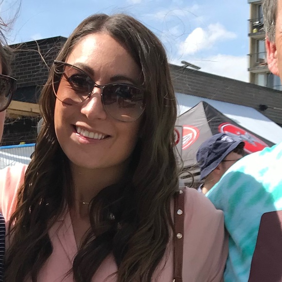 Gucci Sunglasses - Picture 7 of 9